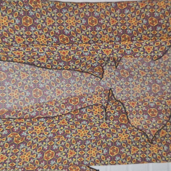 🌞 LulaRoe sheer short-sleeved cardigan with fringe. Size Small - like new - Picture 3 of 9